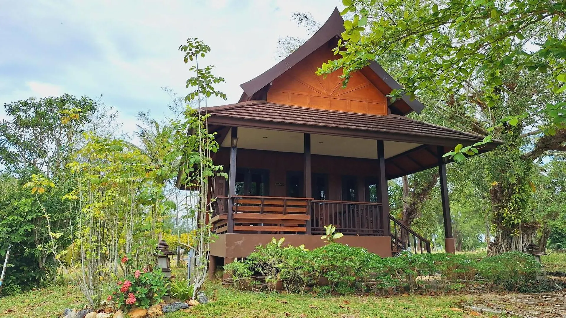 Resort Thailife Wellness & Meditation Resort- Sha Plus Khao Lak